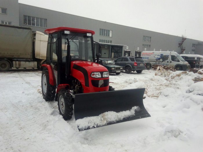 Расчистка участка парковки от снега в Зеленограде